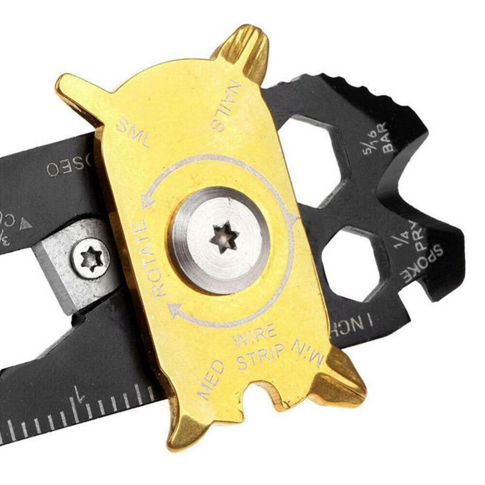Carabiner multitool - zoomed in on rotating part containing 5 tools
